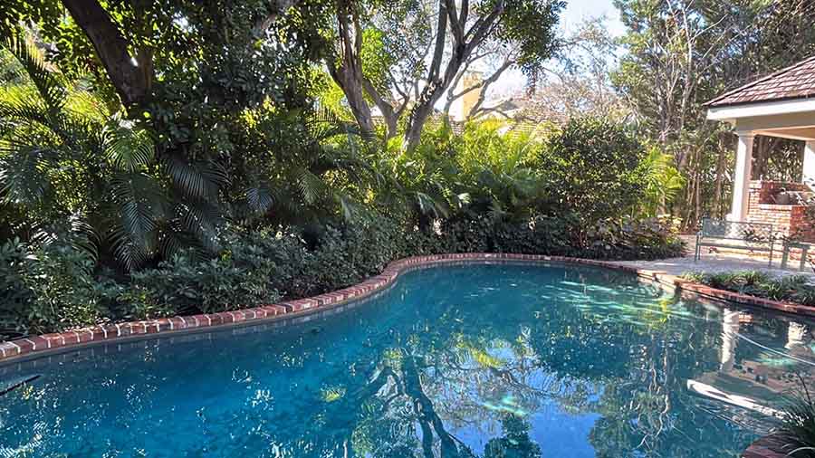 Pool landscaping by<br />
Lunberg's Landscape and Design